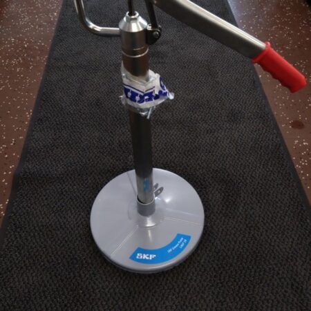 Rasvantäyttöpumppu SKF