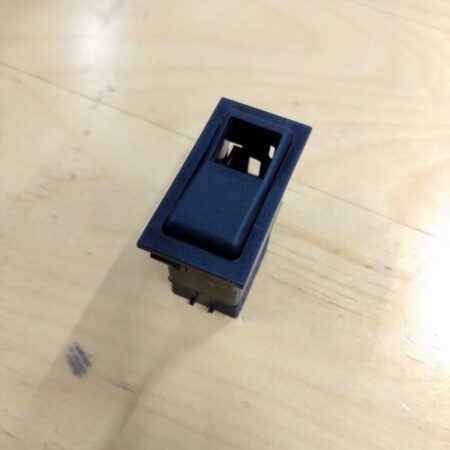 Katkaisin (ON) /OFF/ (ON)